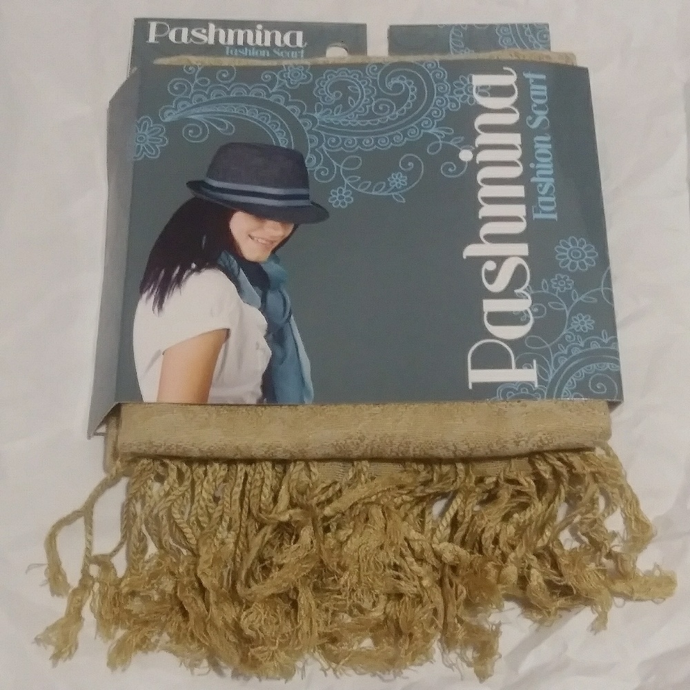 NWT Pashmina Fashion Scarf